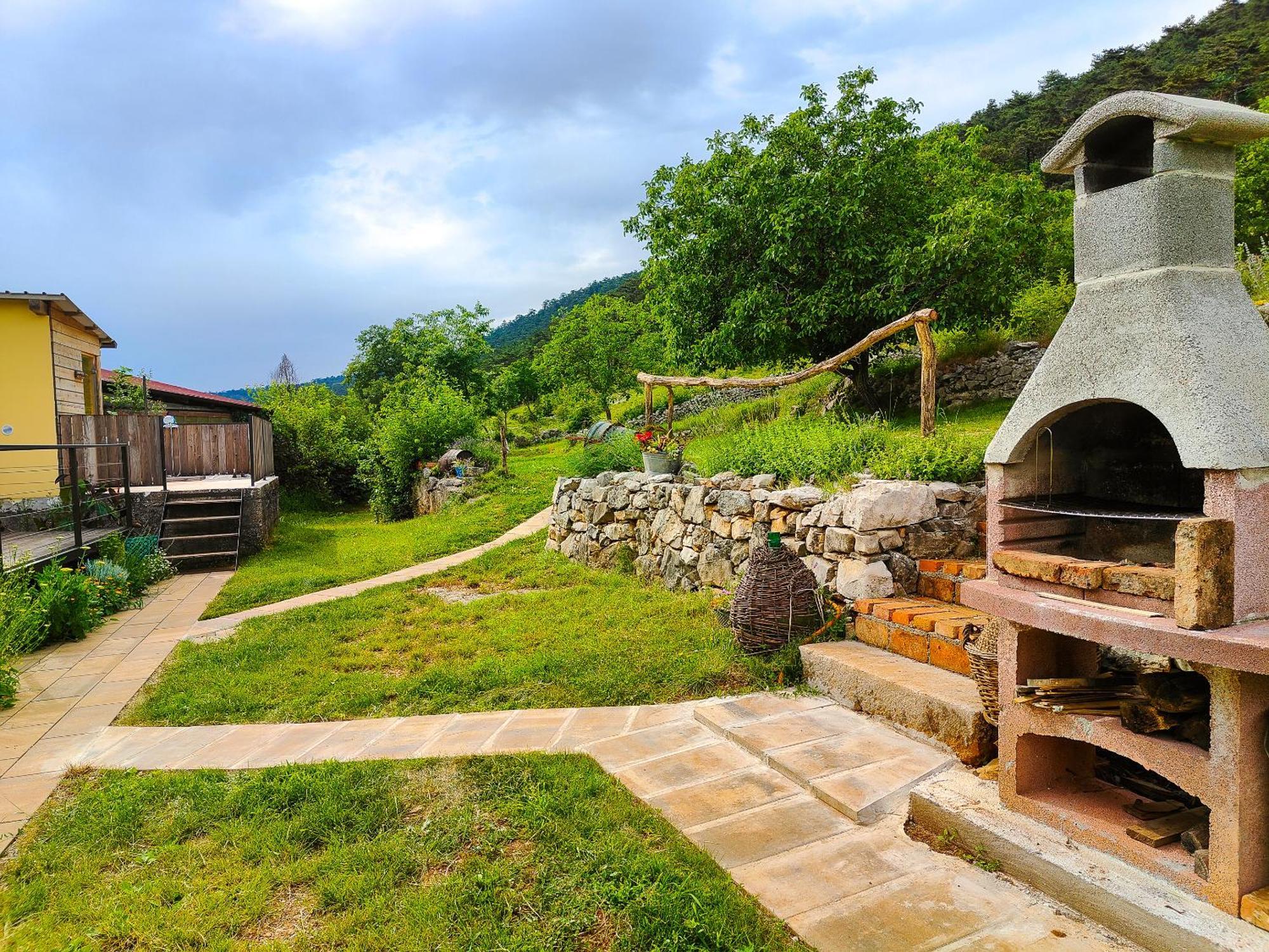 Homestead Zavadlal - Domacija Zavadlal Komen المظهر الخارجي الصورة